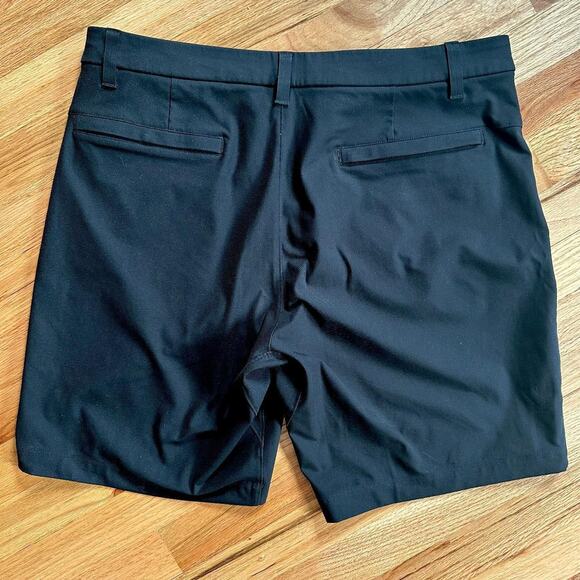 Lululemon black men's short - Picture 1 of 3
